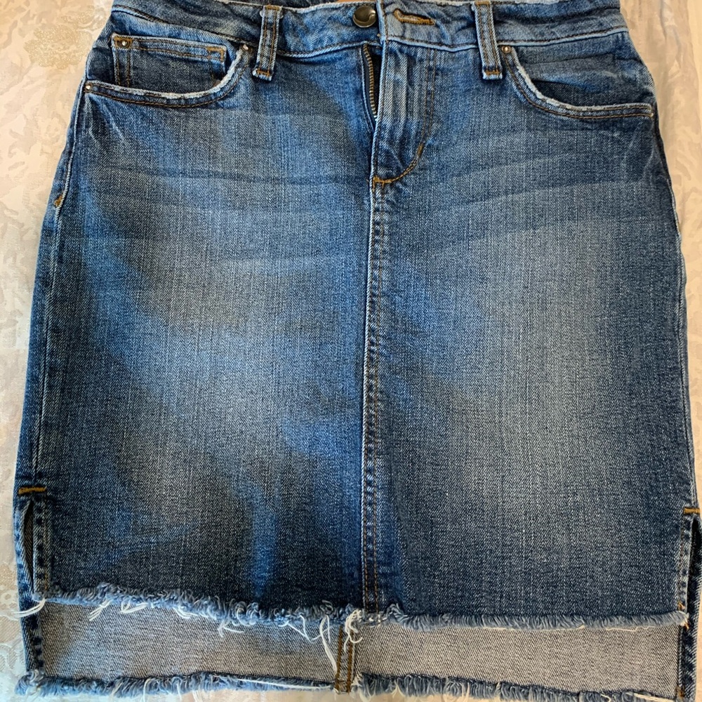 Joe’s Jeans SZ 25 denim mini skirt / frayed